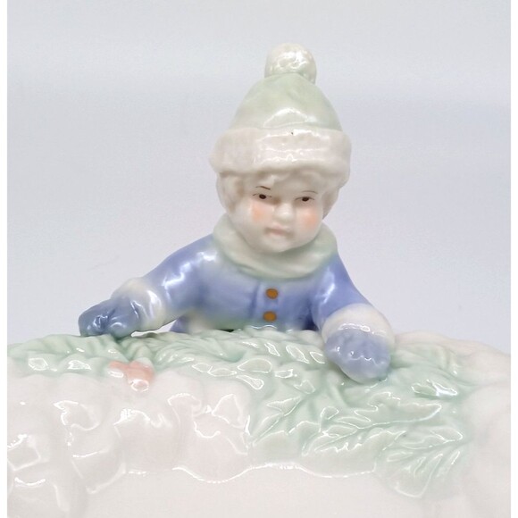 Holiday Ceramic Candy Dish with Winter Children Figurines Snow Cracker Barrel - Picture 10 of 17